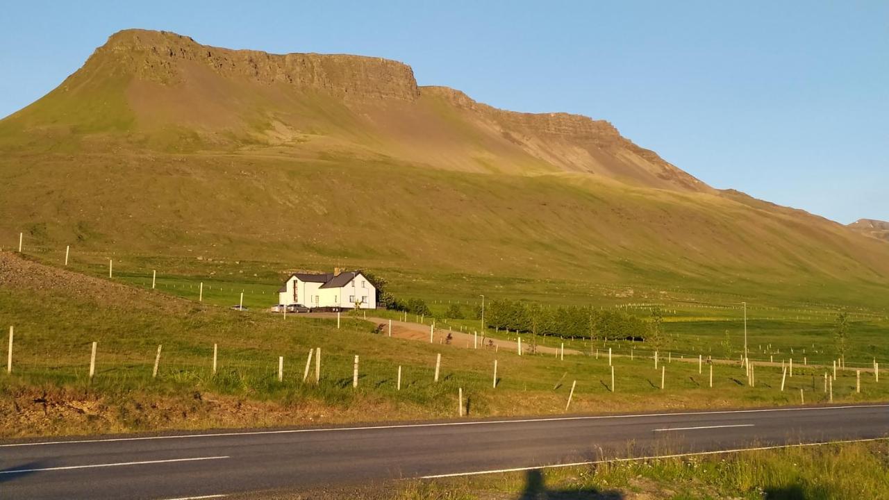 Brekkukot Cottages, Bloenduos ブリョンドゥオース エクステリア 写真